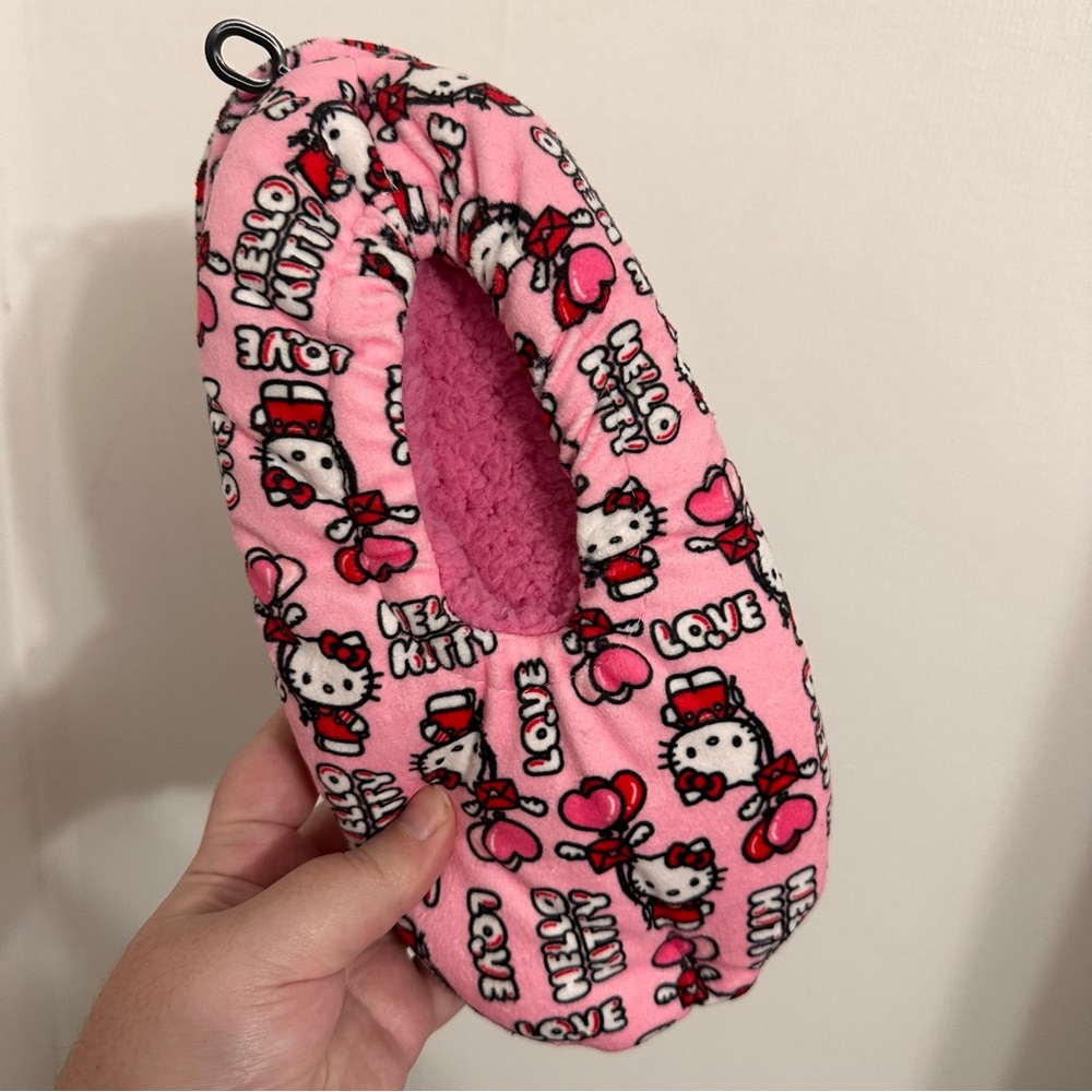 Hello Kitty Slippers - Picture 3 of 3
